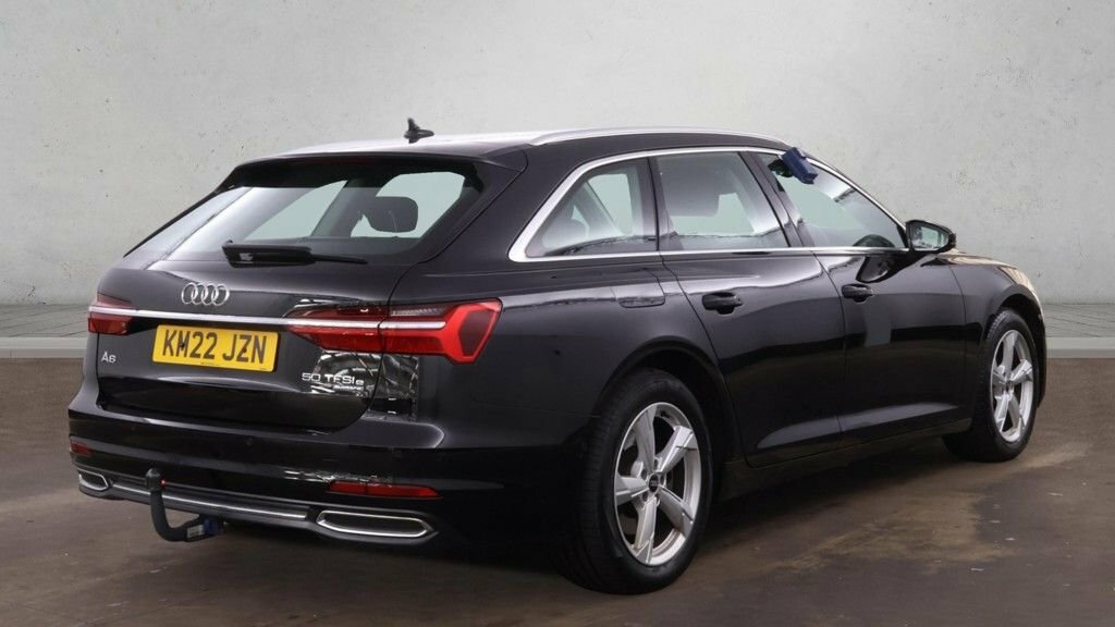 Audi A6 Avant 2L Sport Black #2