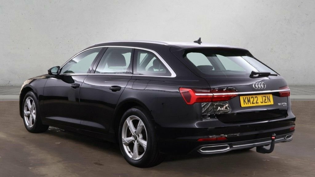 Audi A6 Avant 2L Sport Black #3