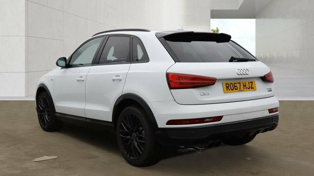 Audi Q3 2L Black Edition White #3