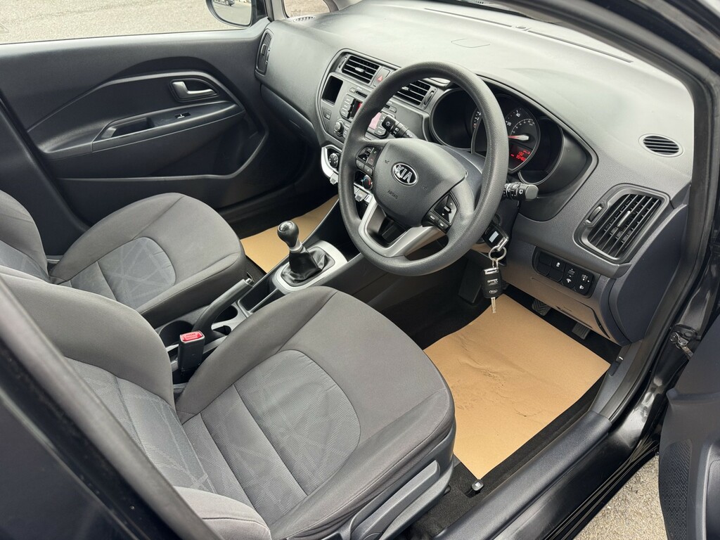 Kia RIO  Silver #9