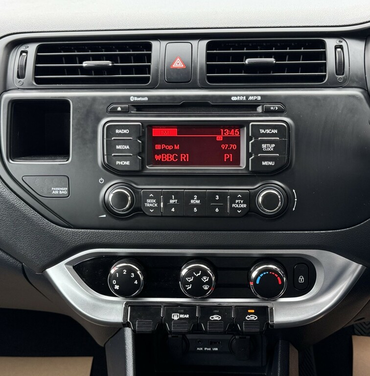 Kia RIO  Silver #15