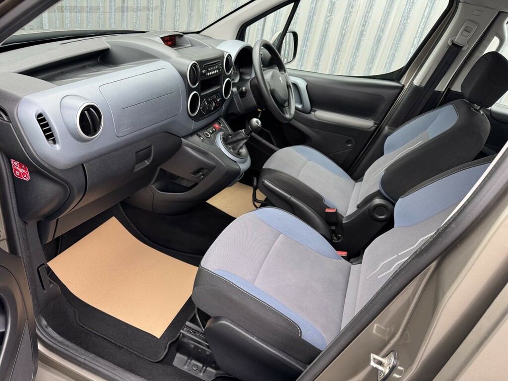 Peugeot Partner Tepee  Red #10