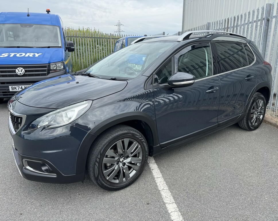 Peugeot 2008 1.2 Allure Premium Grey #2