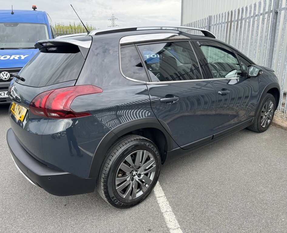 Peugeot 2008 1.2 Allure Premium Grey #5