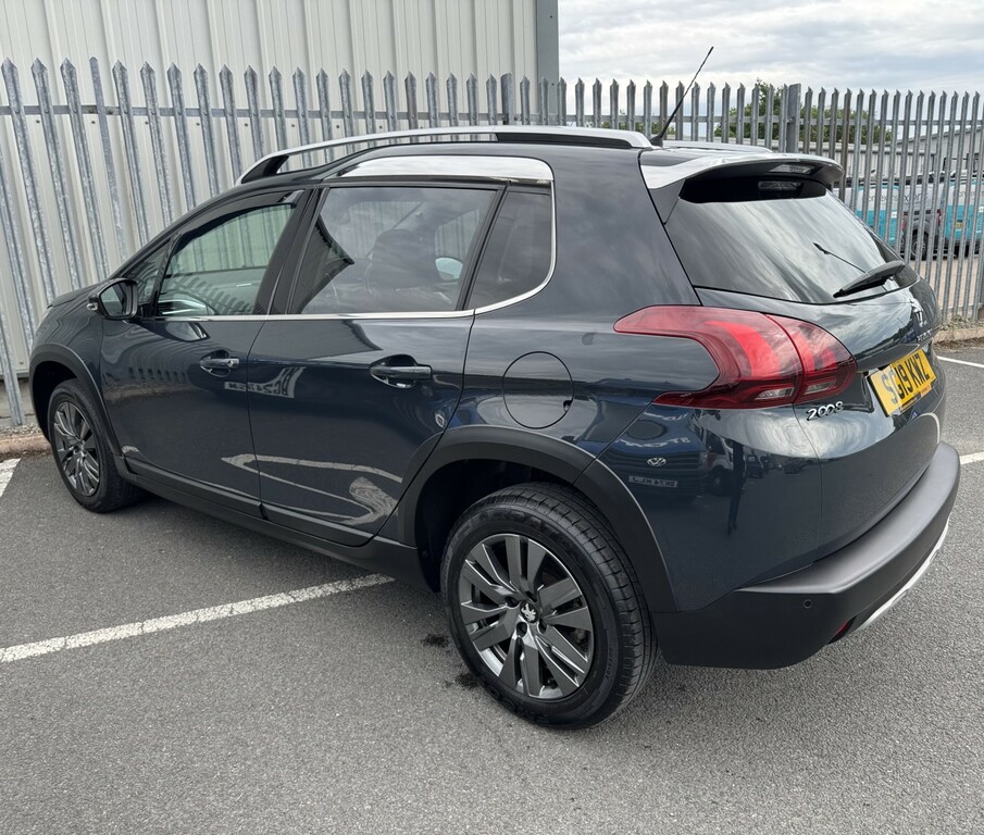 Peugeot 2008 1.2 Allure Premium Grey #4