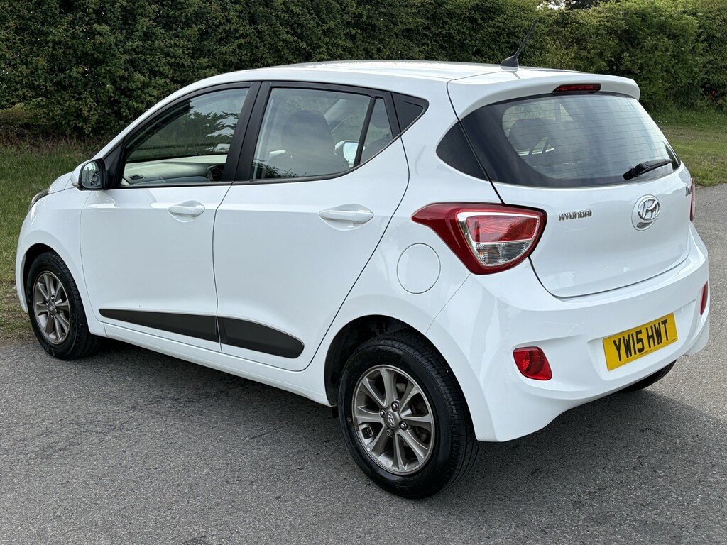 Hyundai I10 Hatchback 1.0 Premium 2015 YW15HWT White #4