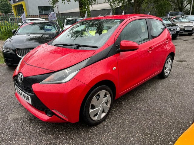 Toyota Aygo 1.0 Vvt-i X-play Hatchback Euro DE64WVR Red #2