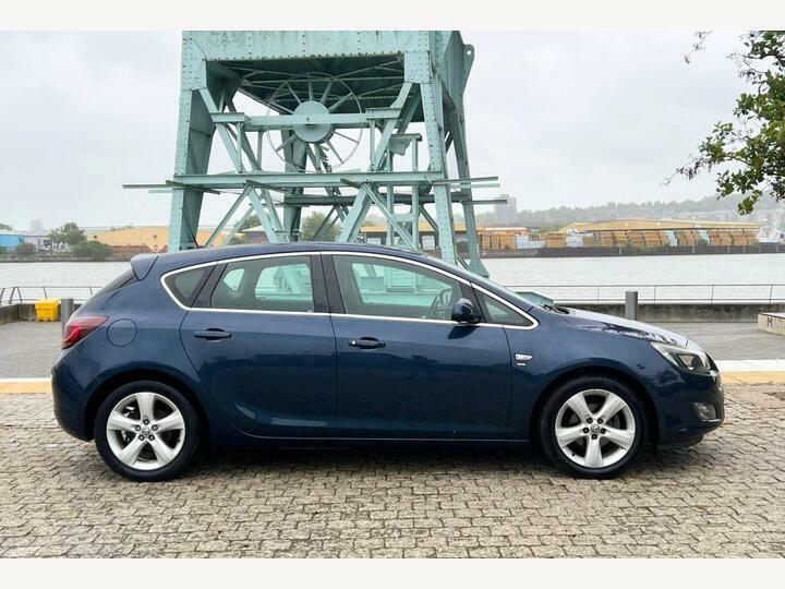 Vauxhall Astra Design Black #2