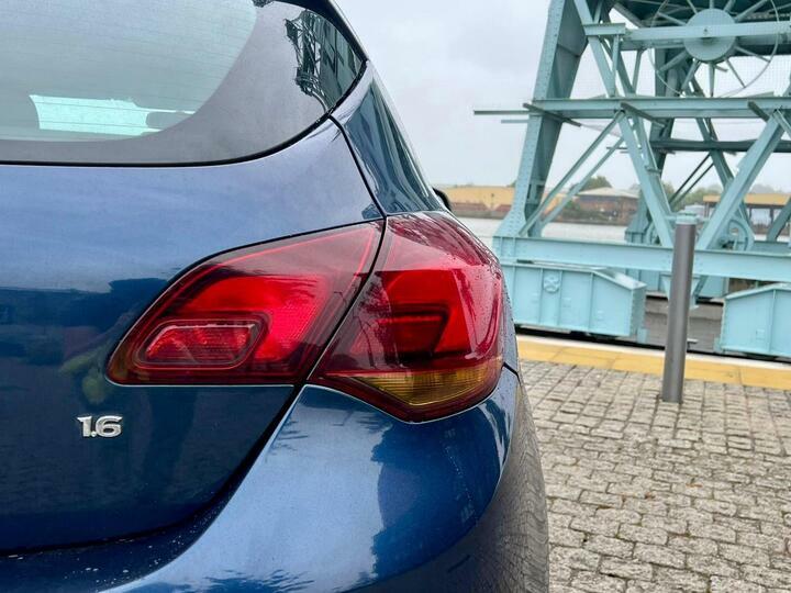 Vauxhall Astra Design Black #7