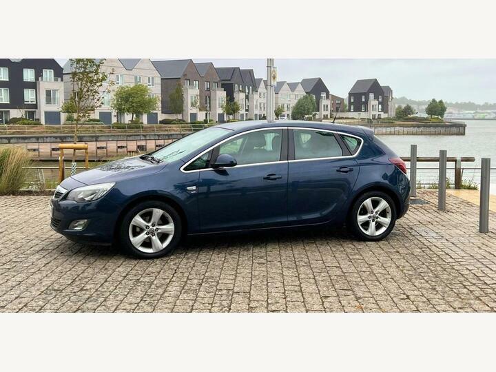 Vauxhall Astra Design Black #3