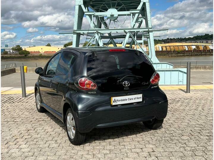 Toyota Aygo 1.0 Vvt-i Go Multimode Euro 5 Grey #4