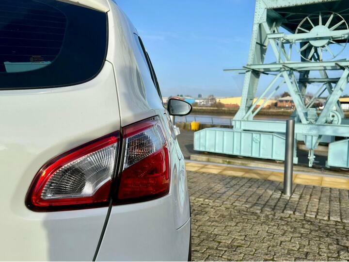 Nissan Qashqai Hatchback #9