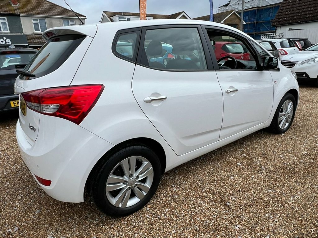 Hyundai Ix20 1.6L Active White #6
