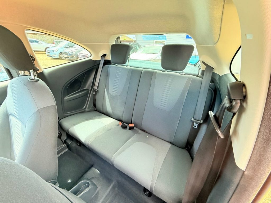 Ford KA  Silver #20
