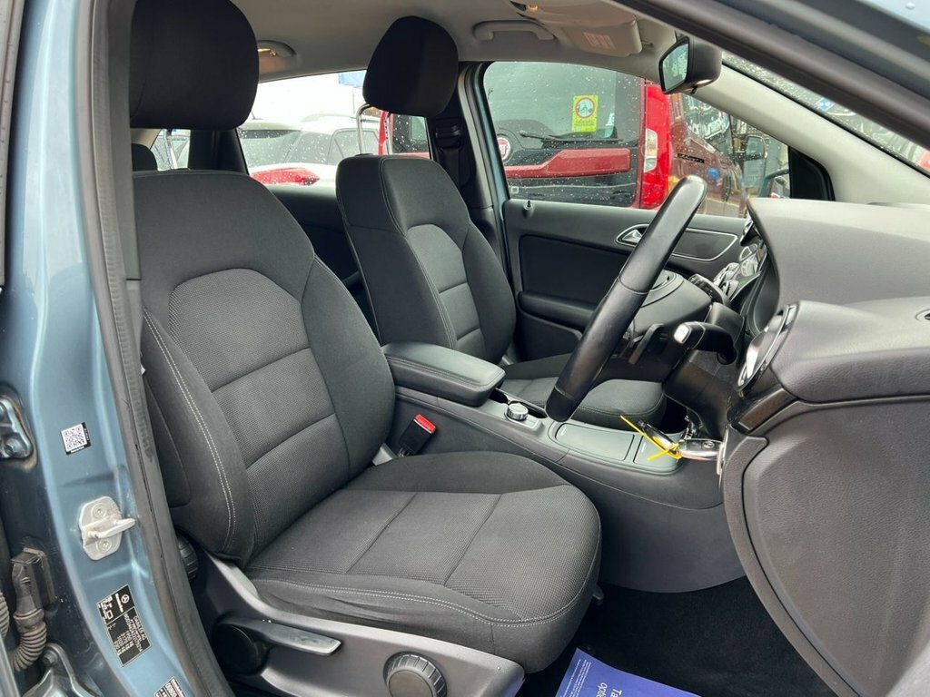 Mercedes-Benz B Class Se White #17