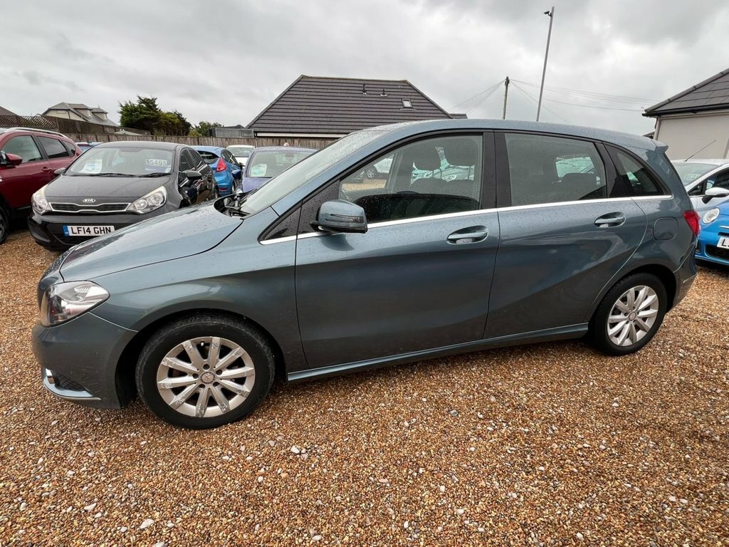Mercedes-Benz B Class Se White #10