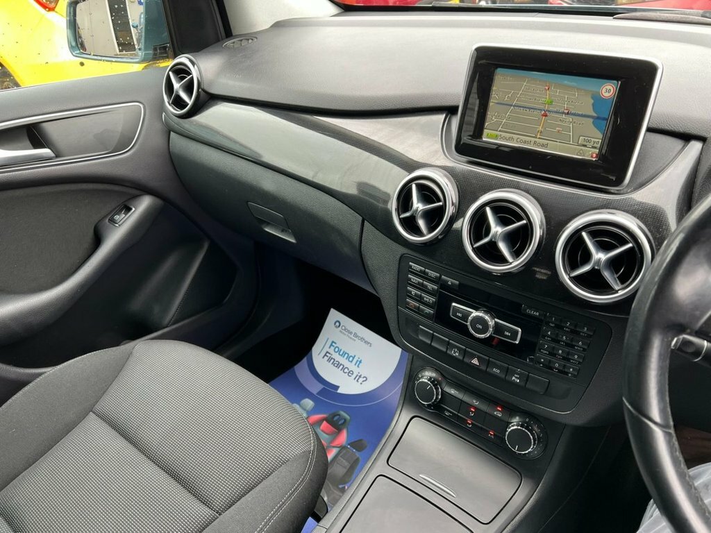 Mercedes-Benz B Class Se White #36