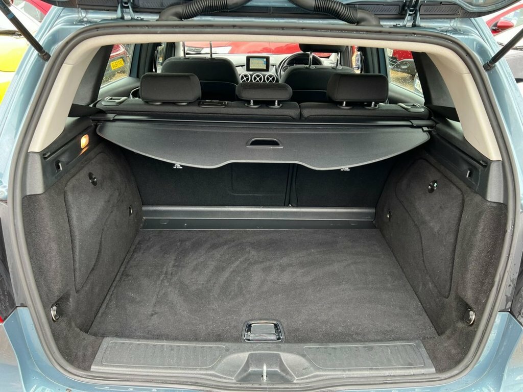 Mercedes-Benz B Class Se White #20