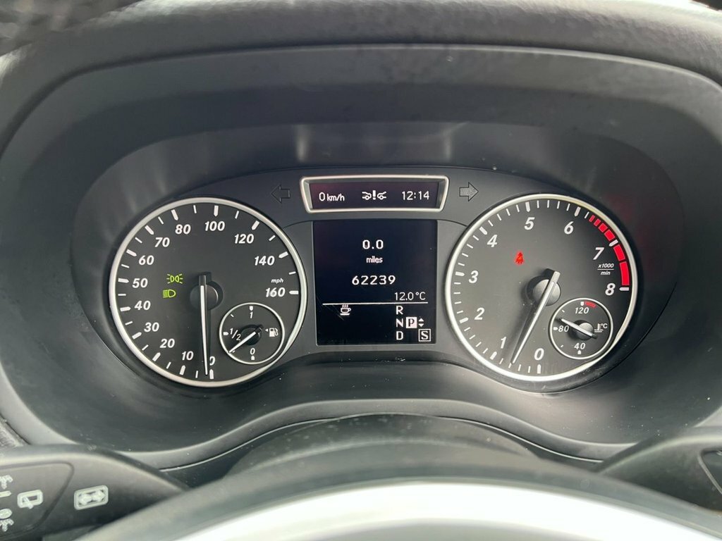 Mercedes-Benz B Class Se White #30