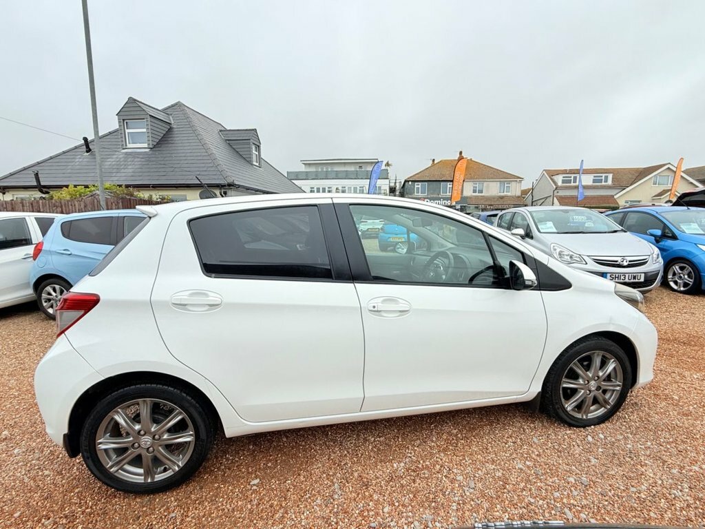 Toyota Yaris 1.3L Sr White #2