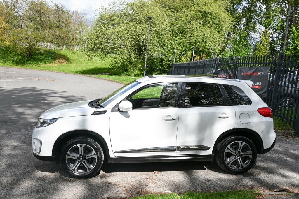 Suzuki Vitara Sz5 Ddis Allgrip 4Wd White #4