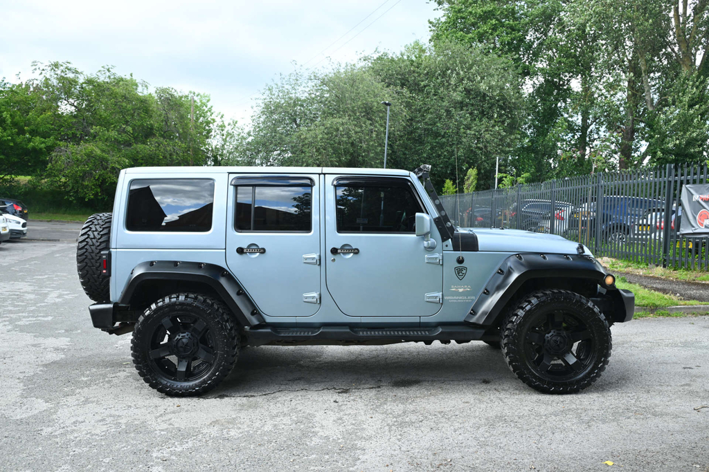 Jeep Wrangler Sahara Unlimited Crd 197 4Wd  #6