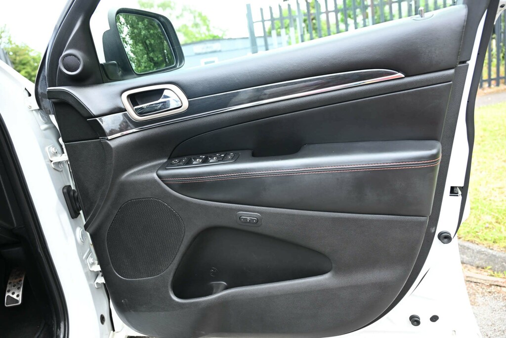 Jeep Grand Cherokee V6 Crd Summit White #52