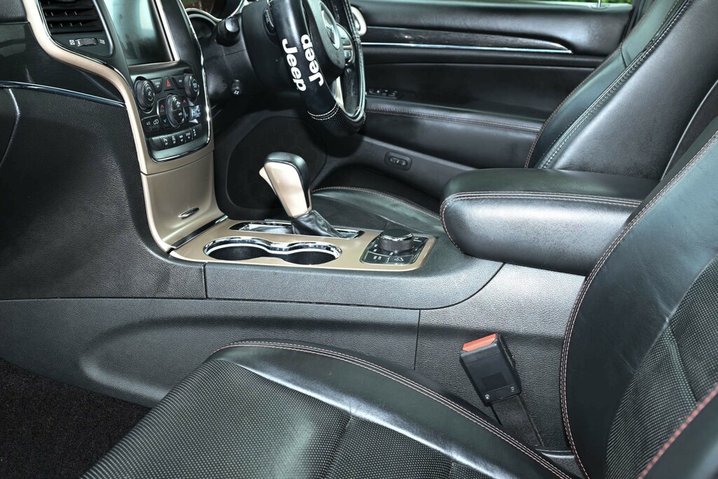 Jeep Grand Cherokee V6 Crd Summit White #31