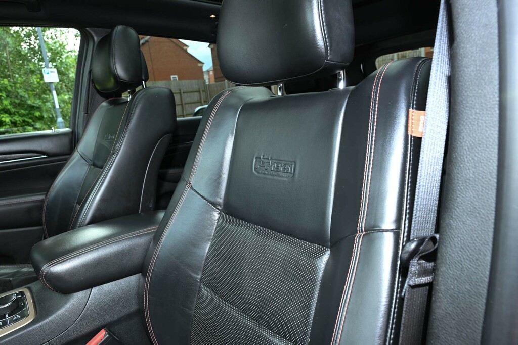 Jeep Grand Cherokee V6 Crd Summit White #33