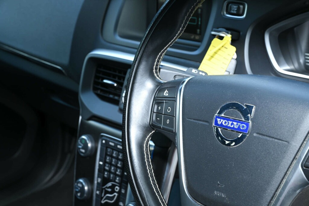 Volvo V40 2.0 D3 R-design Lux 148 Bhp Grey #27