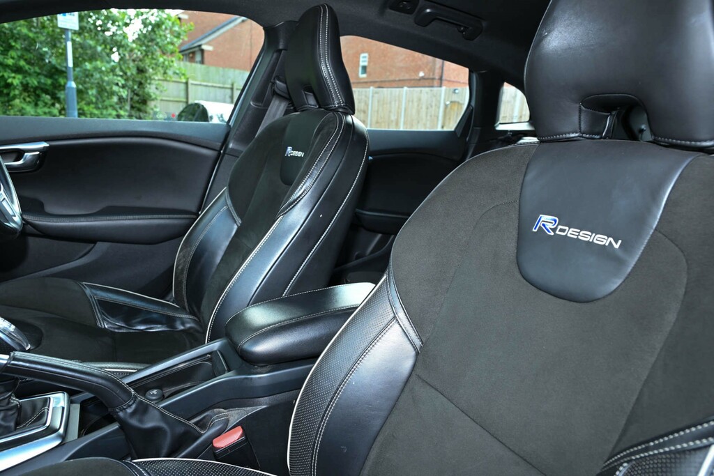 Volvo V40 2.0 D3 R-design Lux 148 Bhp Grey #24