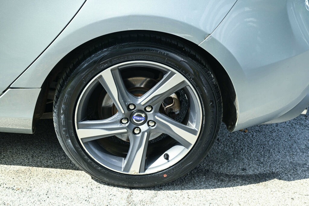 Volvo V40 2.0 D3 R-design Lux 148 Bhp Grey #40