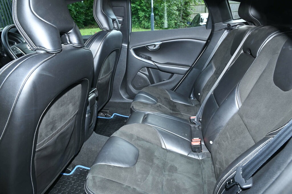 Volvo V40 2.0 D3 R-design Lux 148 Bhp Grey #33