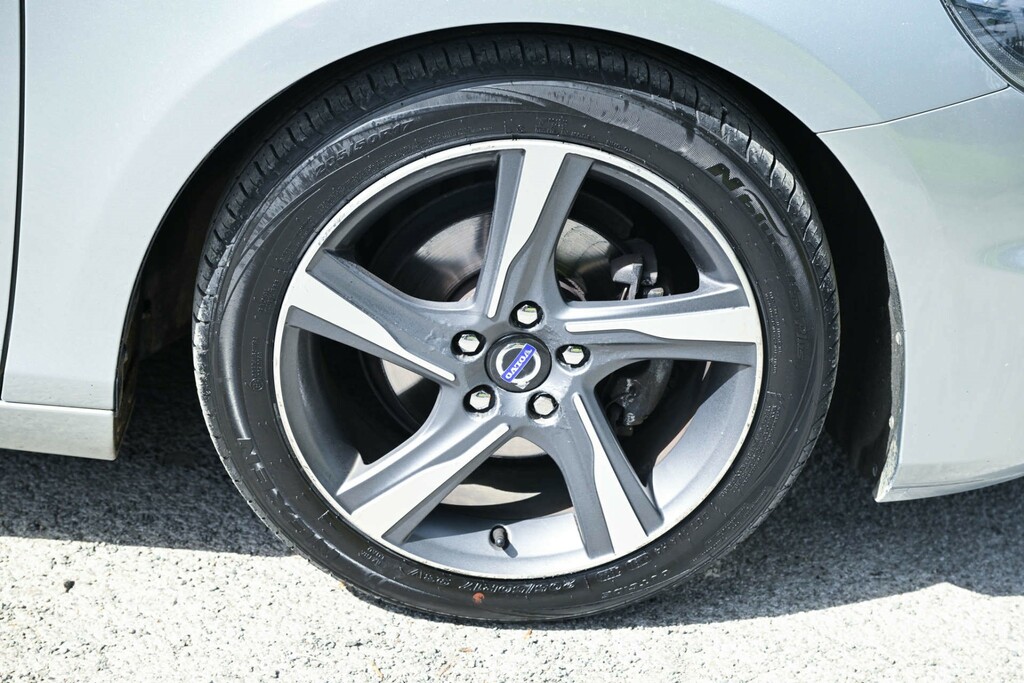 Volvo V40 2.0 D3 R-design Lux 148 Bhp Grey #41