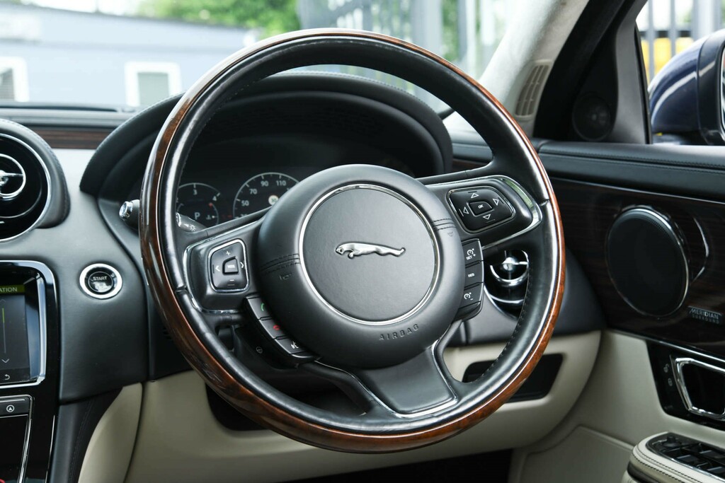 Jaguar XJ D V6 L Black #41