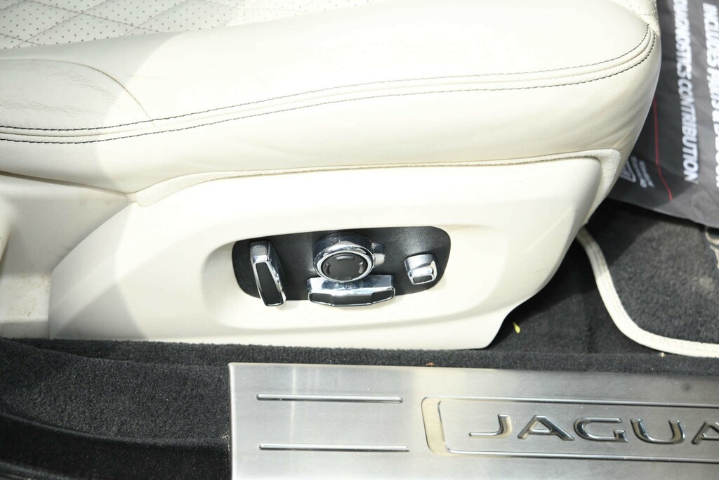 Jaguar XJ D V6 L Black #36