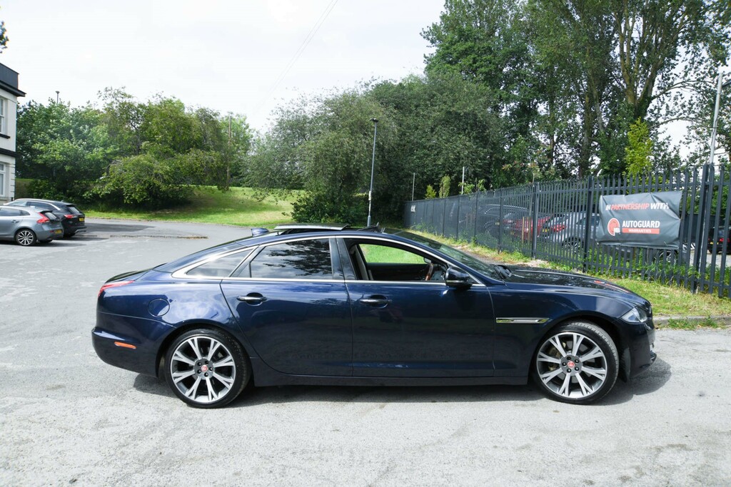 Jaguar XJ Portfolio V6 D Blue #5