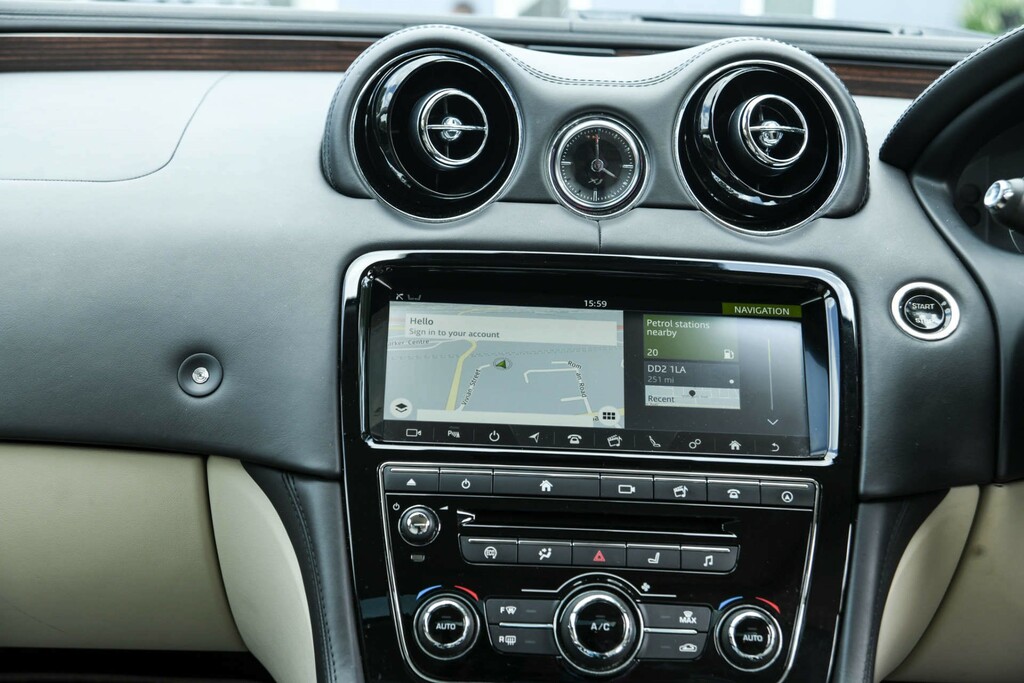 Jaguar XJ D V6 L Black #39