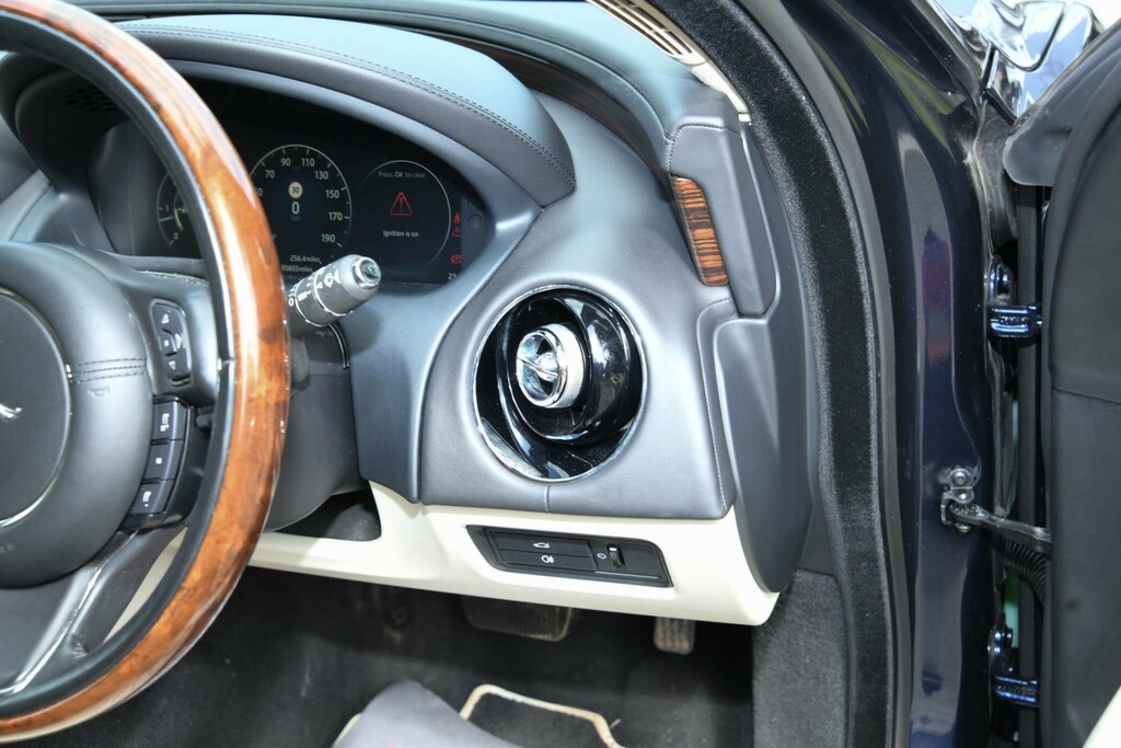 Jaguar XJ D V6 L Black #34
