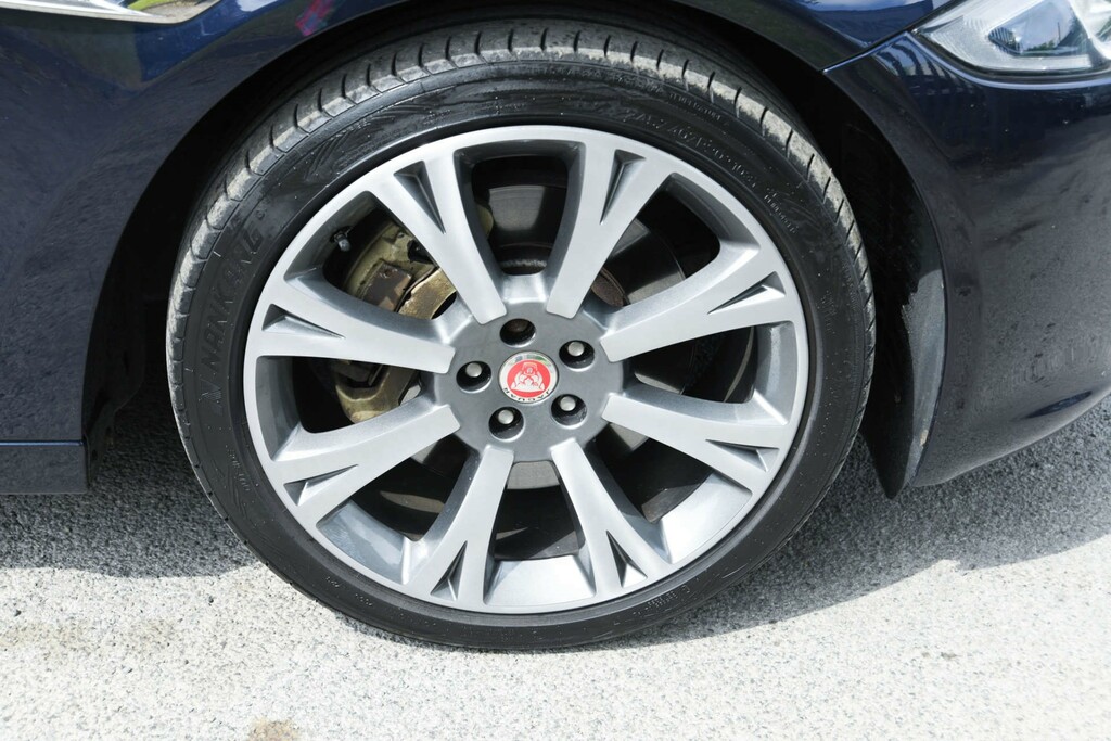 Jaguar XJ D V6 L Black #31