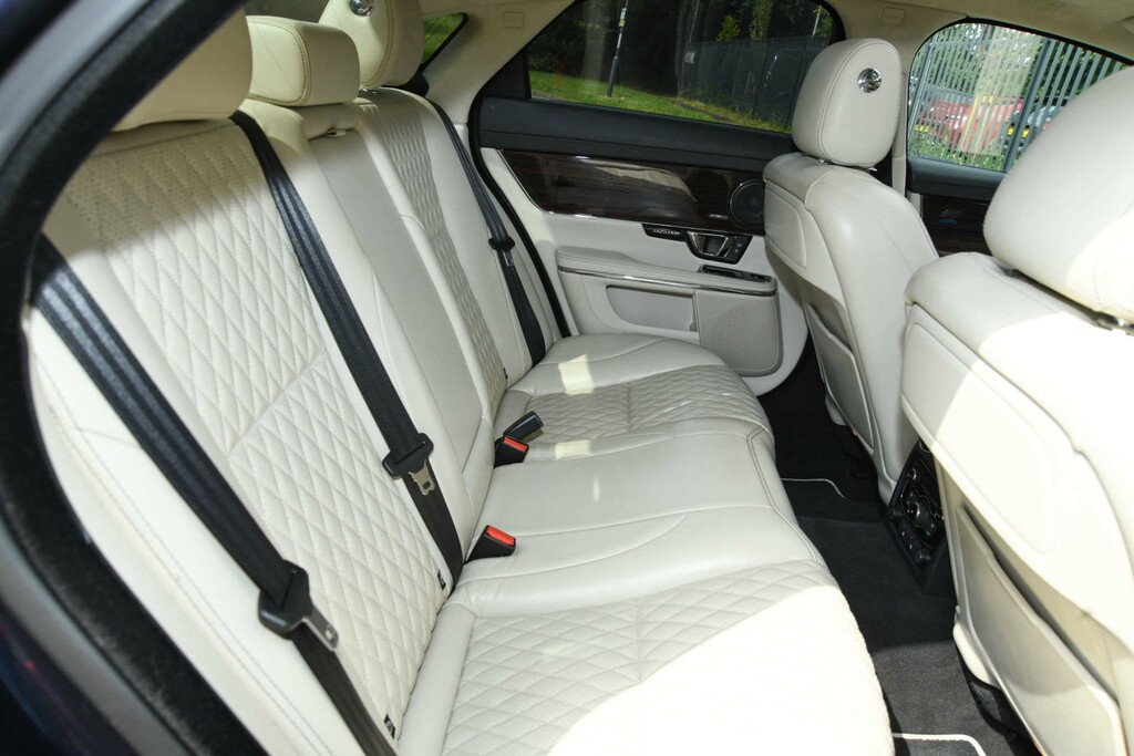 Jaguar XJ D V6 L Black #23