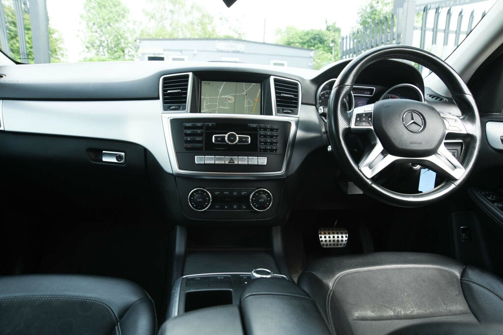 Mercedes-Benz M Class 2.1 Ml250 Bluetec Se Red #23