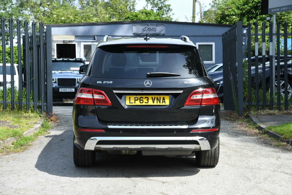 Mercedes-Benz M Class 2.1 Ml250 Bluetec Se Red #8