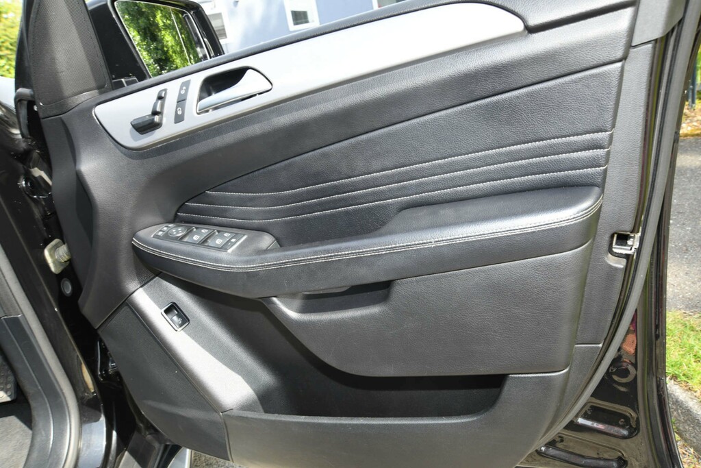 Mercedes-Benz M Class 2.1 Ml250 Bluetec Se Red #19
