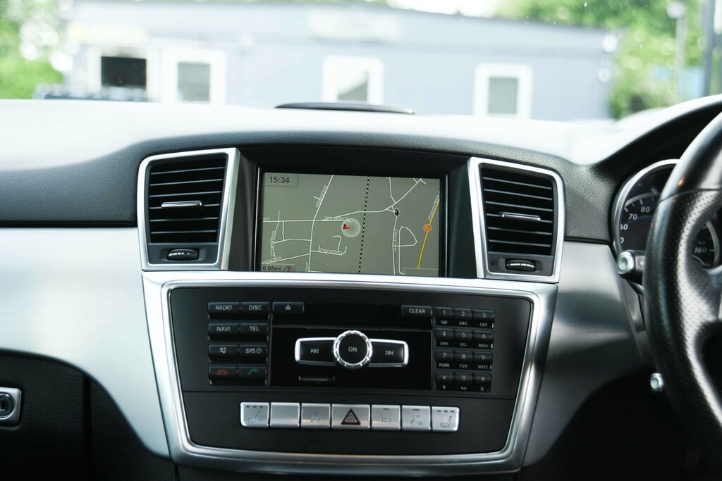 Mercedes-Benz M Class 2.1 Ml250 Bluetec Se Red #24