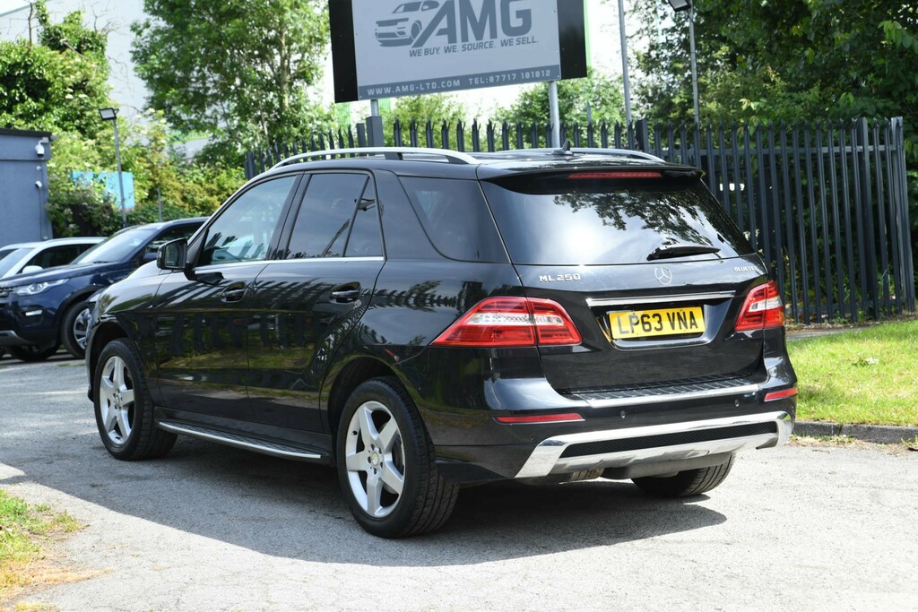 Mercedes-Benz M Class 2.1 Ml250 Bluetec Se Red #9