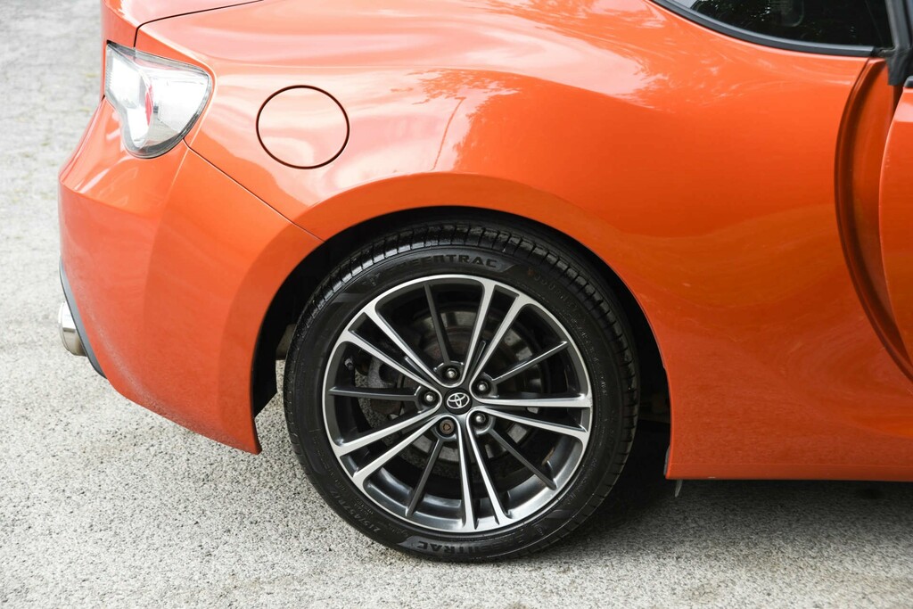 Toyota GT86 Coupe White #35