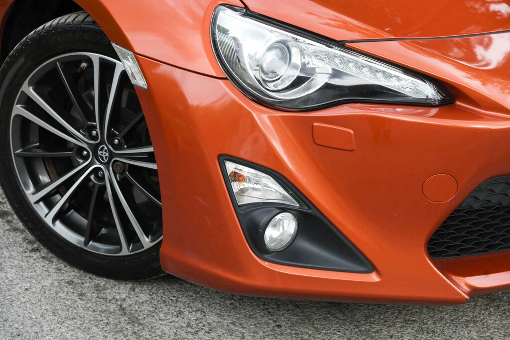 Toyota GT86 Coupe White #32