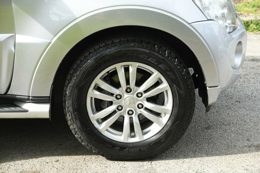 Mitsubishi Shogun Ishi 3.2 Di-dc 197 Sg3 Grey #31