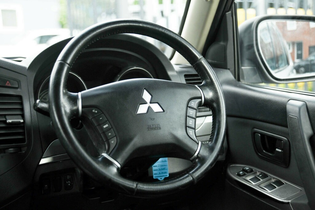 Mitsubishi Shogun Ishi 3.2 Di-dc 197 Sg3 Grey #21